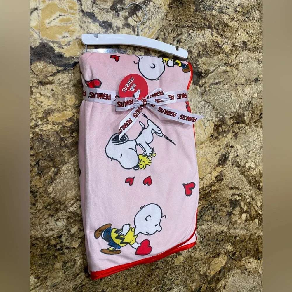 Peanuts Snoopy & Friends Baby Blanket - LOVE themed hearts soft sherpa new!